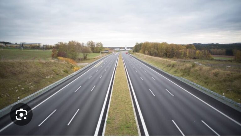 تساقطات مطرية قوية.. الشركة الوطنية للطرق السيارة توصي مستعملي الطريق السيار مكناس-وجدة بتوخي الحيطة والحذر