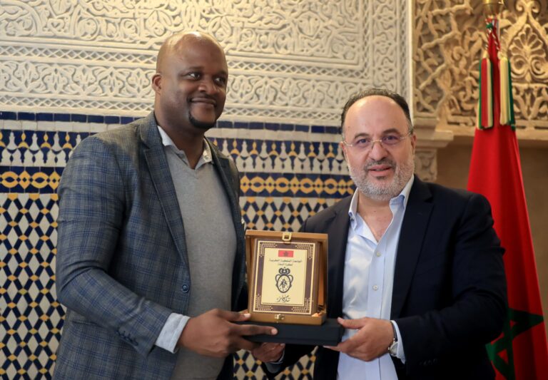 ابرام اتفاقية شراكة وتعاون بين الجامعة الملكية المغربية لكرة السلة والاتحاد الغابوني لكرة السلة.