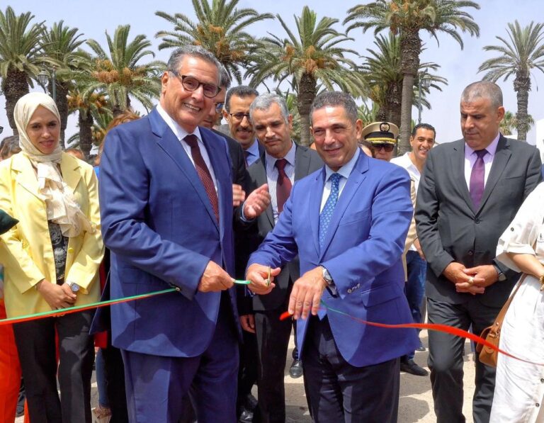 الوالي أمزازي مرفوقا بأخنوش و أشنكلي يشرفون على تدشين مرافق و تجهيزات حضرية بمدينة أكادير بمناسبة عيد العرش المجيد