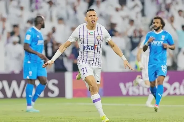 سفيان رحيمي يقترب من تحقيق رقم قياسي في مواجهات العين والهلال