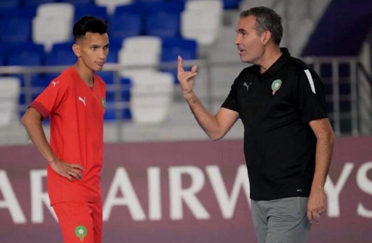 “الدكيك يرد على انتقادات خسارة فرنسا: استراتيجية تطوير المنتخب تحتاج للصبر”