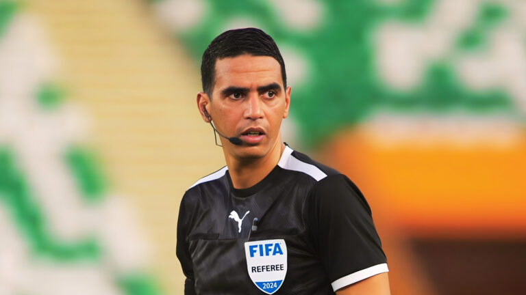 الاتحاد الأفريقي لكرة القدم يكشف عن قائمة حكام كأس الأمم الأفريقية المغرب 2025