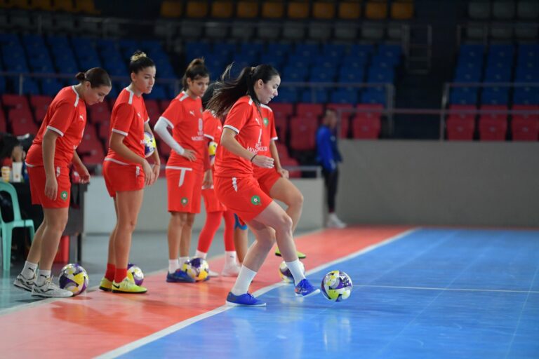 المنتخب المغربي النسوي للفوتسال يواصل استعداداته في مانيلا قبل مواجهة إسبانيا في ربع نهائي المونديال