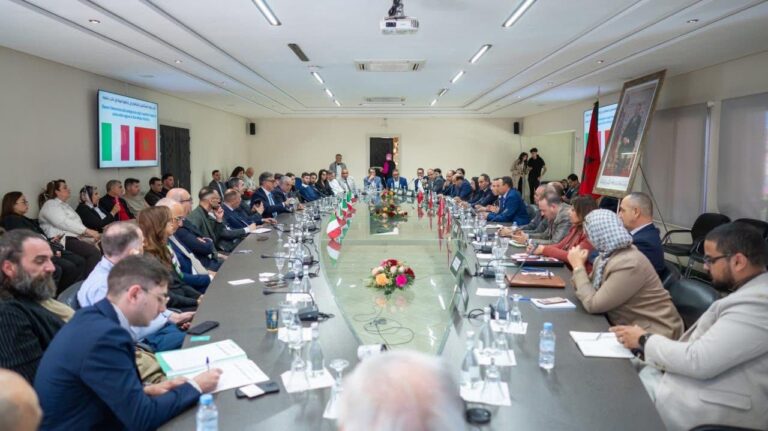 وفد اقتصادي إيطالي يزور الفقيه بن صالح لبحث آفاق الاستثمار وتعزيز الشراكة الصناعية مع المغرب