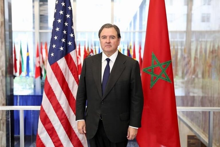 سفير أمريكا يثمن المخطط المغربي للحكم الذاتي ويشجع الاستثمار في الصحراء